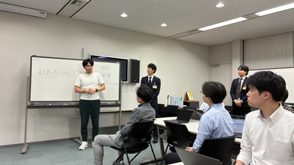 第2回の研修で講師が話す様子